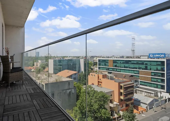 Elegant 3-bedroom Duplex With Private Terrace *