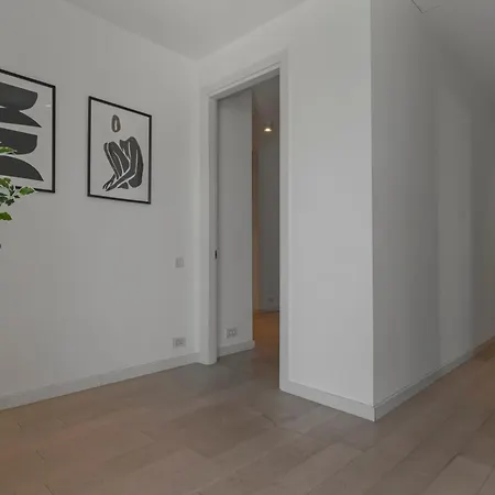 Elegant 3-bedroom Duplex With Private Terrace