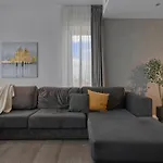 Elegant 3-bedroom Duplex With Private Terrace Apartament