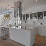 Apartament Elegant 3-bedroom Duplex With Private Terrace *