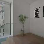 Elegant 3-bedroom Duplex With Private Terrace *