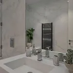 Elegant 3-bedroom Duplex With Private Terrace Bucureşti