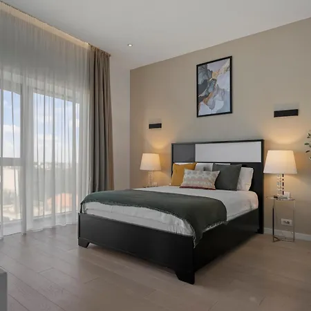 Elegant 3-bedroom Duplex With Private Terrace Bukarest