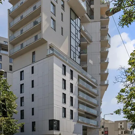 Elegant 3-bedroom Duplex With Private Terrace 公寓