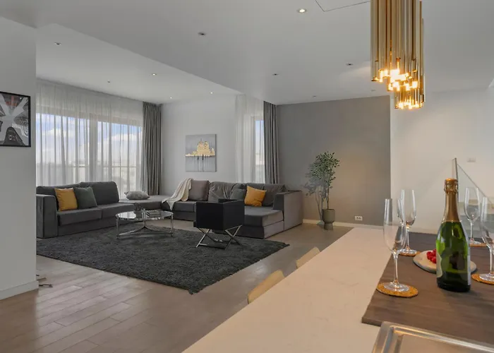 Elegant 3-bedroom Duplex With Private Terrace