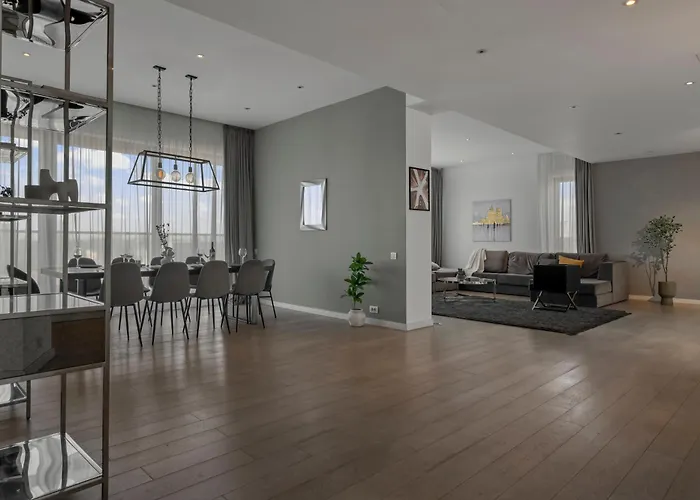 Lejlighed Elegant 3-bedroom Duplex With Private Terrace *