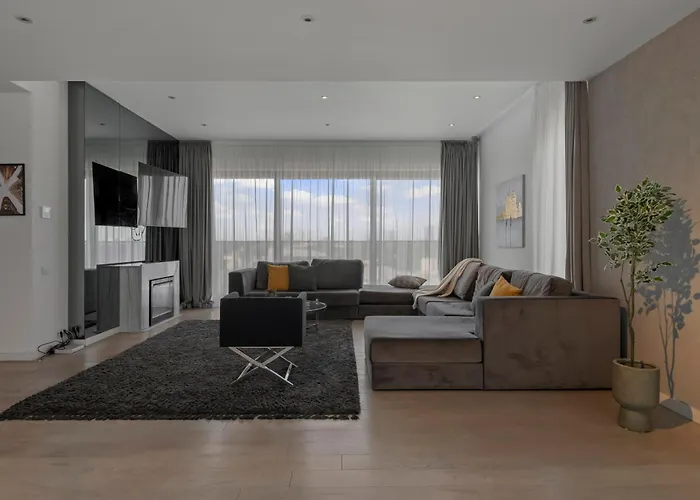 Lejlighed Elegant 3-bedroom Duplex With Private Terrace *