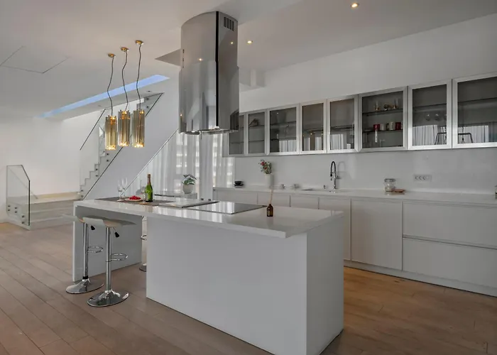 Lejlighed Elegant 3-bedroom Duplex With Private Terrace *