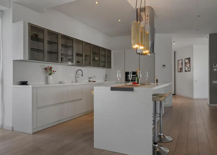 Elegant 3-bedroom Duplex With Private Terrace