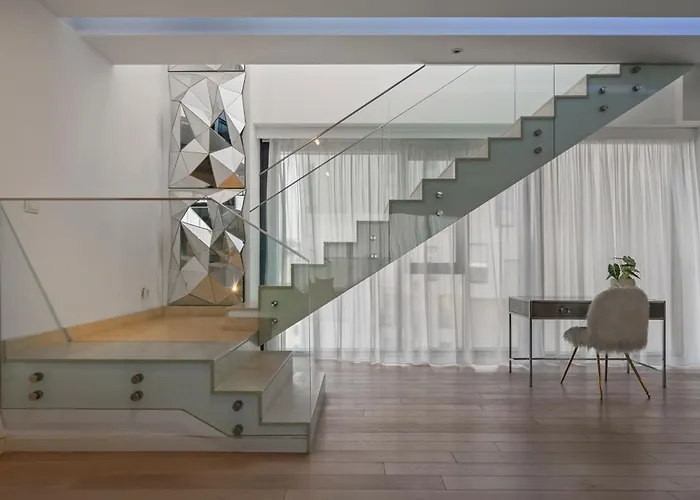 Lejlighed Elegant 3-bedroom Duplex With Private Terrace