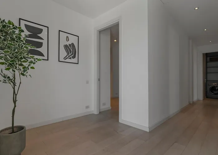 Elegant 3-bedroom Duplex With Private Terrace