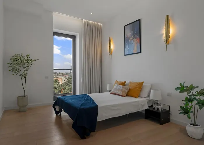 Elegant 3-bedroom Duplex With Private Terrace Lejlighed *