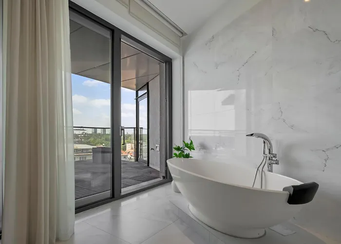 Elegant 3-bedroom Duplex With Private Terrace