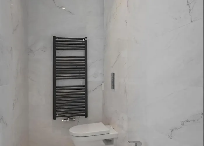 Appartement Elegant 3-bedroom Duplex With Private Terrace *