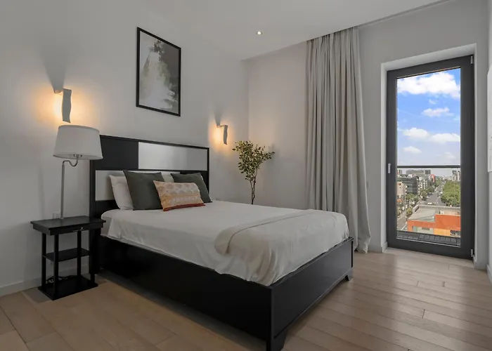 Elegant 3-bedroom Duplex With Private Terrace Lejlighed *