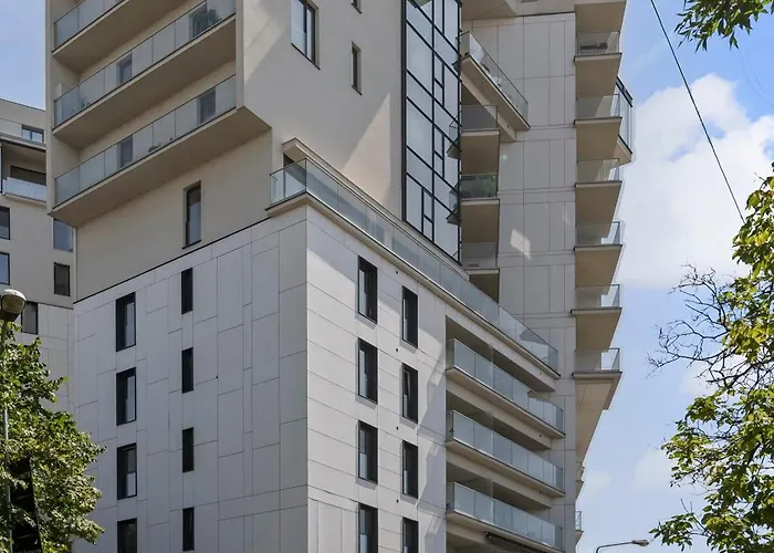 Elegant 3-bedroom Duplex With Private Terrace Lejlighed