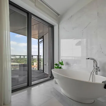 Elegant 3-bedroom Duplex With Private Terrace