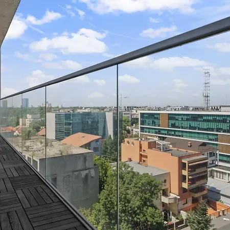 Elegant 3-bedroom Duplex With Private Terrace *