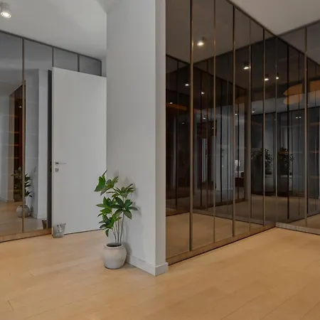 Elegant 3-bedroom Duplex With Private Terrace