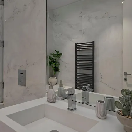Elegant 3-bedroom Duplex With Private Terrace 布加勒斯特