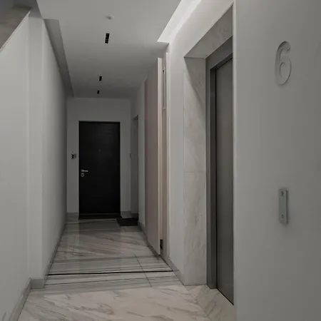 Elegant 3-bedroom Duplex With Private Terrace 布加勒斯特