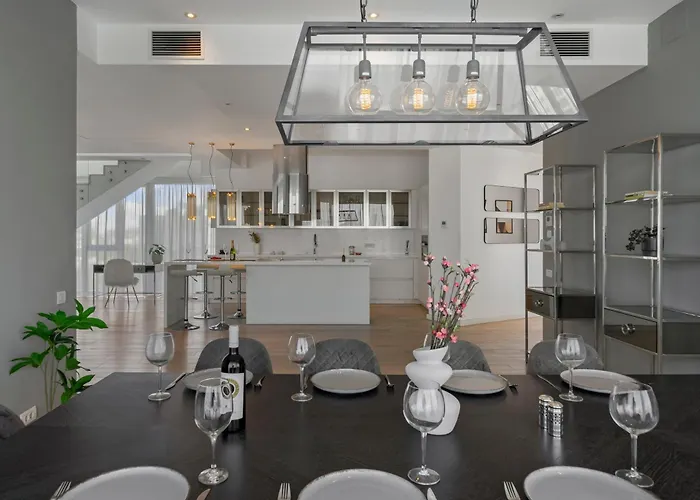 아파트 Elegant 3-bedroom Duplex With Private Terrace 부쿠레슈티